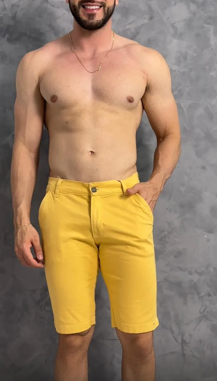 Bermuda Masculina Lisa de Brim c/ Lycra